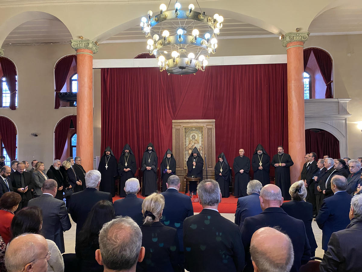 Topalyan 'tek liste' önerdi, gözler Alcan ve Gülmezgil'de